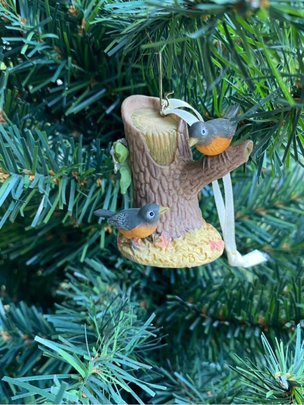 Hallmark  2004 Marjolein Bastin Relaxing Robins Nature's Sketchbook ornament